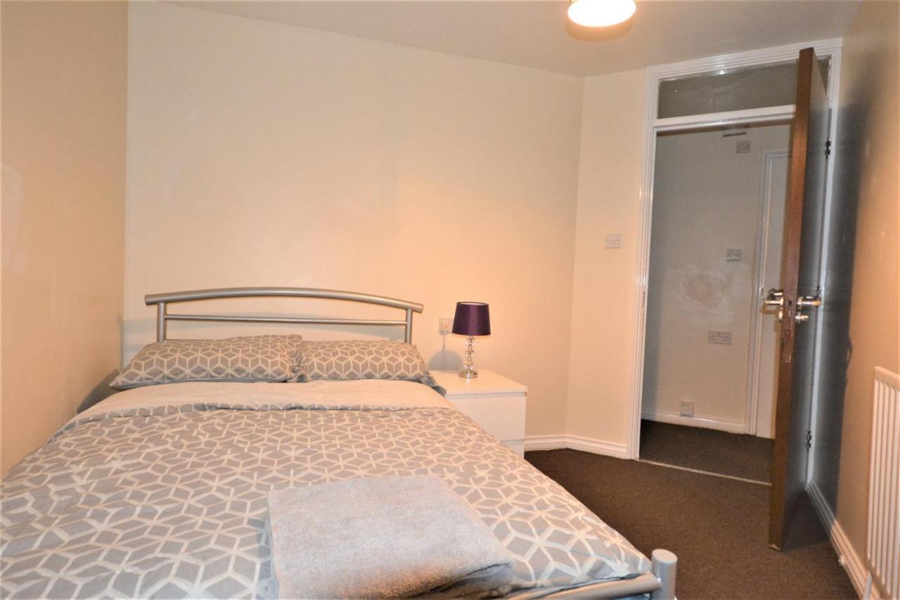 London Zone 2 Lovely 4 Bedroom Apartment - 3 Trowbridge Road Zewnętrze zdjęcie