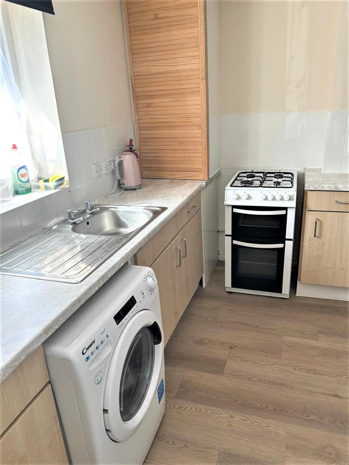London Zone 2 Lovely 4 Bedroom Apartment - 3 Trowbridge Road Zewnętrze zdjęcie